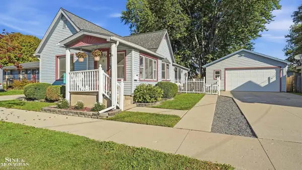 546 Robertson ST, MarineCity, MI 48039