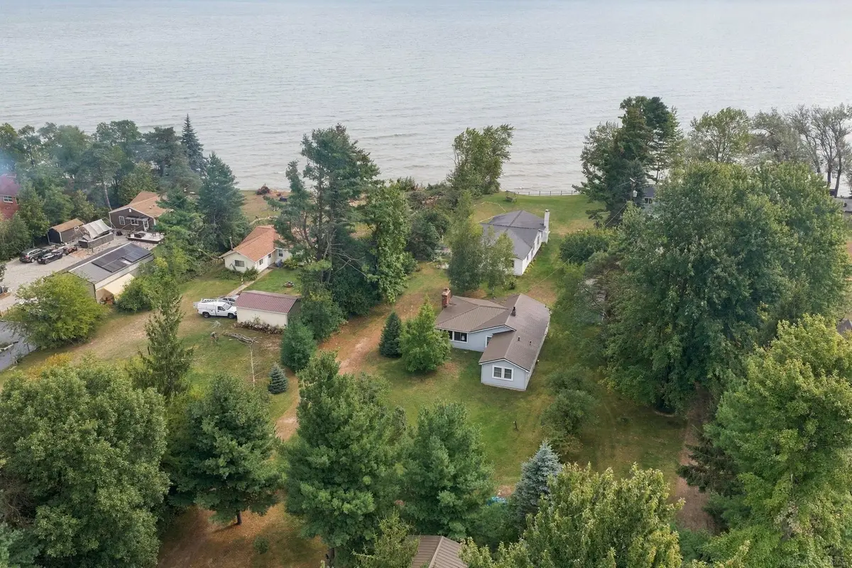 3770 N Lakeshore RD, Deckerville, MI 48427 - #1