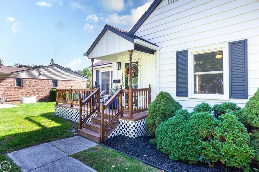 1817 Clinton AVE, Saint Clair, MI 48079 - #2