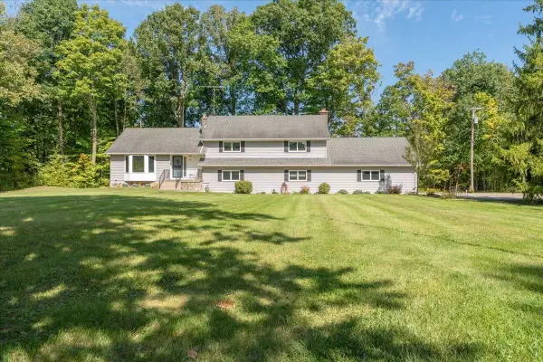 6900 Rattle Run RD, St, MI 48079
