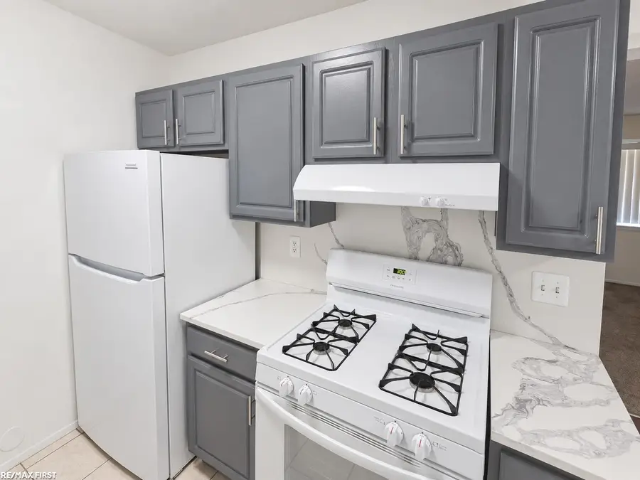 38255 Fairway CT, Clinton Township, MI 48038 - #2