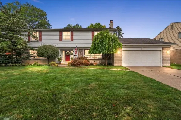 1345 Kinmore ST, DearbornHeights, MI 48127