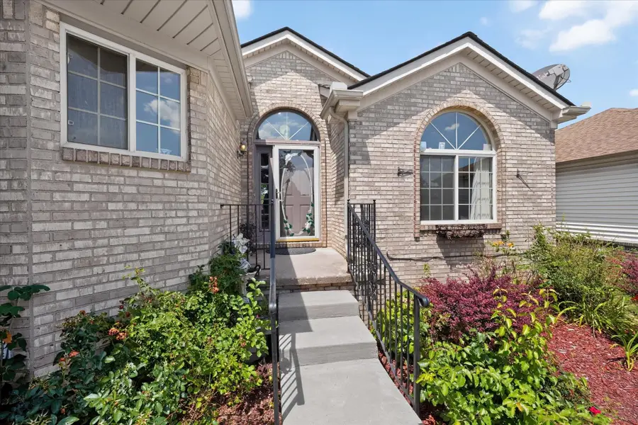 3527 New Boston AVE, Sterling Heights, MI 48314 - #2