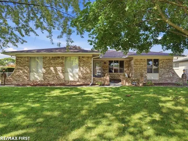 39543 Edgemont DR, SterlingHeights, MI 48310
