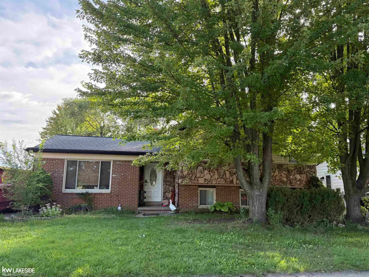 43268 Hartwick DR, Sterling Heights, MI 48313 - #1