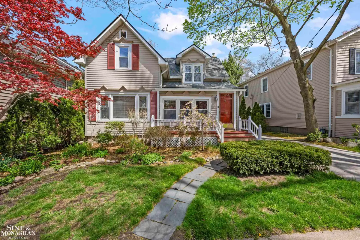 190 Lakeview AVE, Grosse Pointe Farms, MI 48236 - #1
