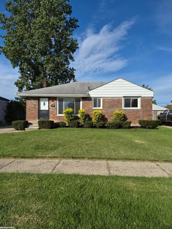 25071 Barbara ST, Roseville, MI 48066