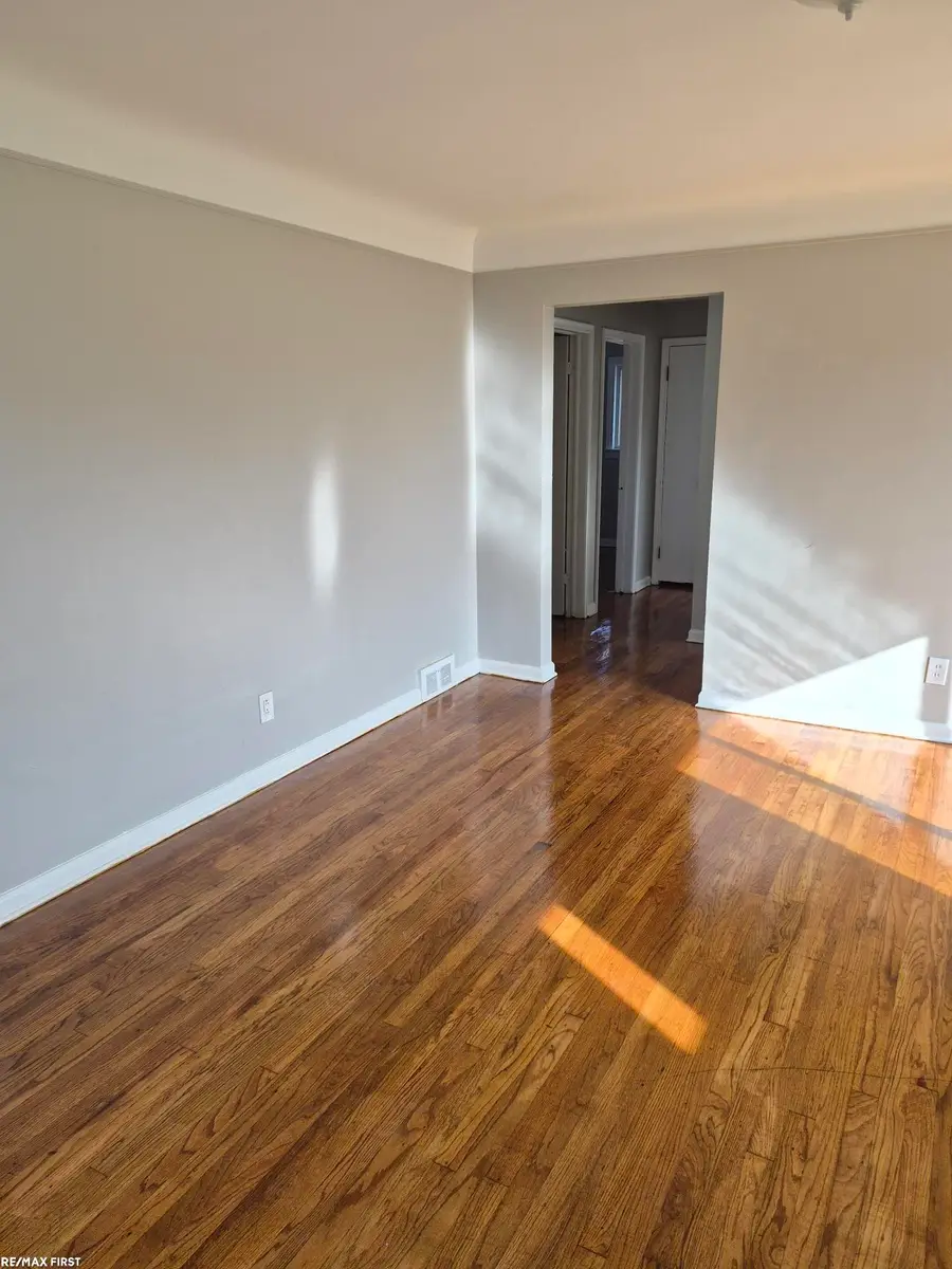 25071 Barbara ST, Roseville, MI 48066 - #3