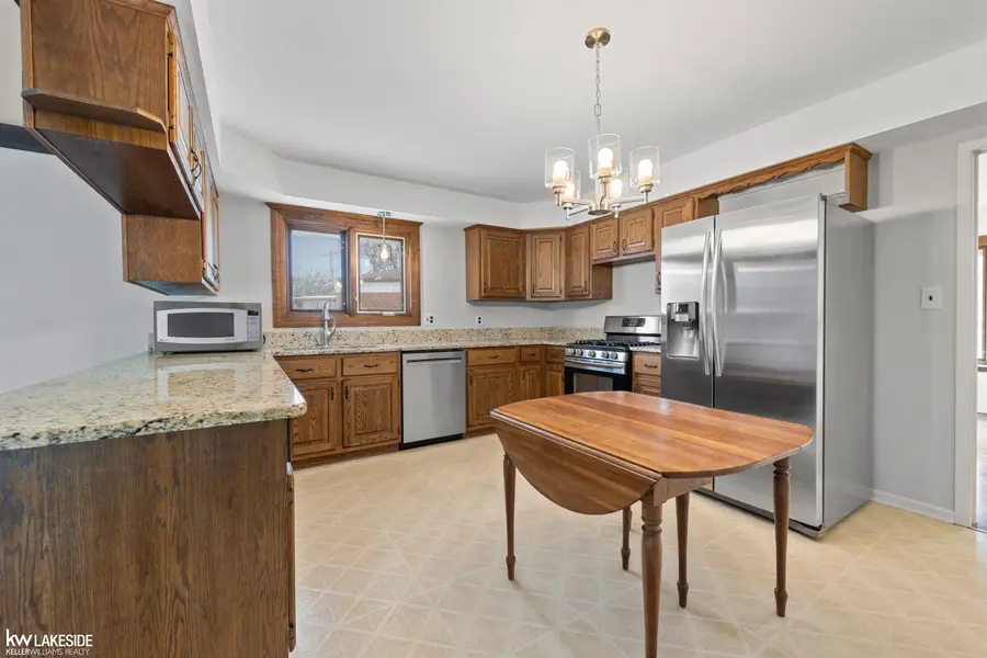 33214 Priehs, Sterling Heights, MI 48312 - #2