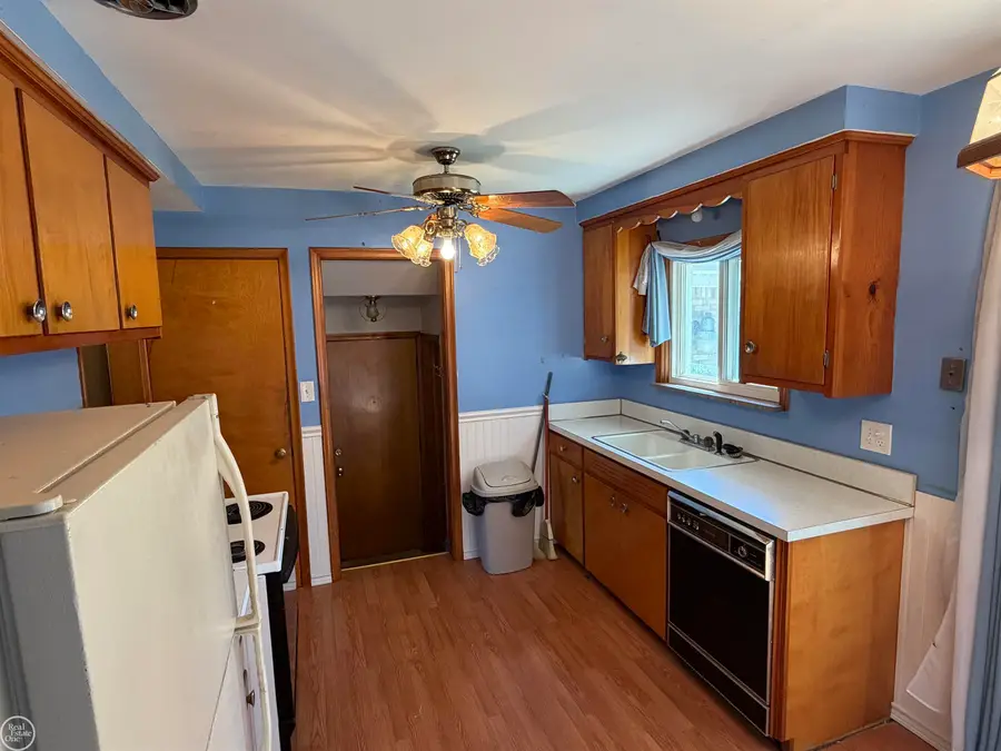 16990 Martin RD, Roseville, MI 48066 - #3