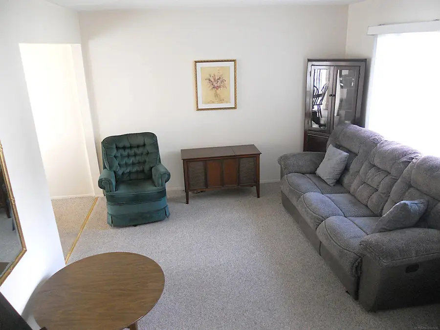 27576 Evelyn AVE, Warren, MI 48093 - #3
