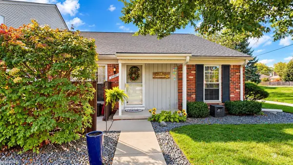 39497 Heatherheath DR, ClintonTownship, MI 48038