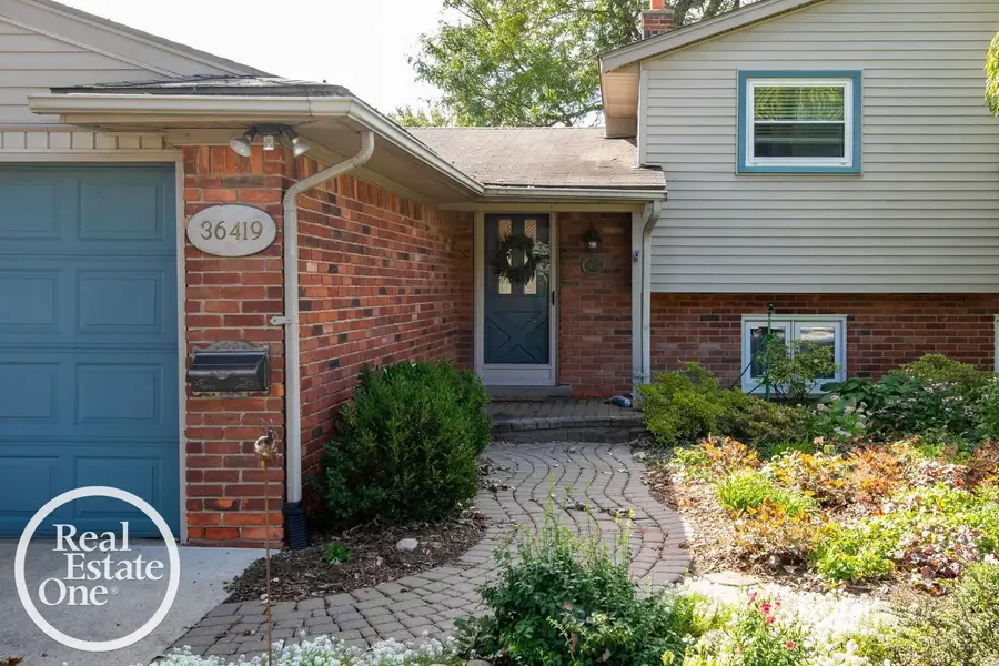 36419 Sunnydale ST, Livonia, MI 48154 - #2