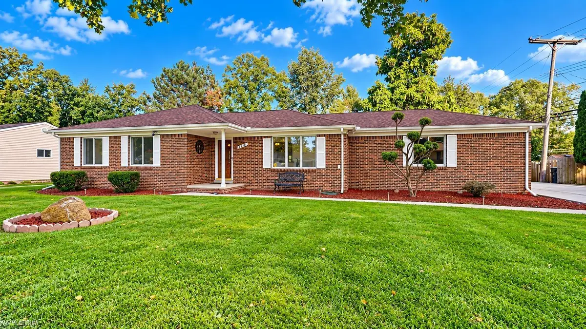 45440 Wakefield ST, Shelby, MI 48317 - #1