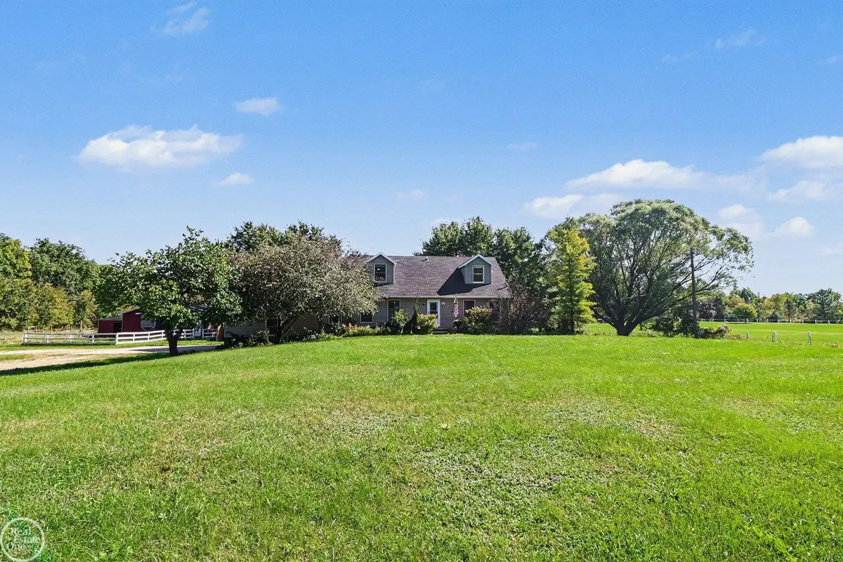 1090 Thayer RD, Groveland, MI 48462 - #1