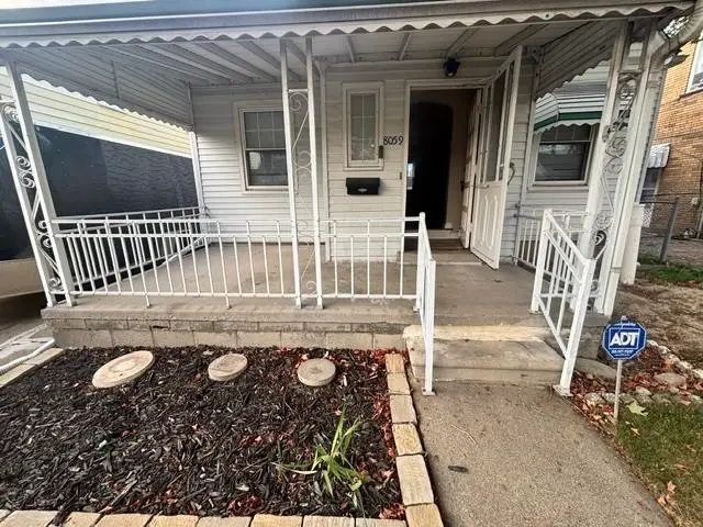8059 Coolidge RD, Center Line, MI 48015 - #2