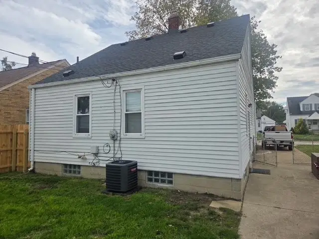 8059 Coolidge RD, Center Line, MI 48015 - #3