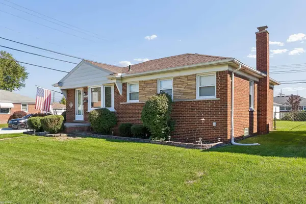 25724 Koontz ST, Roseville, MI 48066