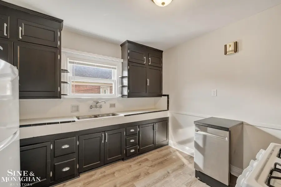 604 Alter #2 RD, Detroit, MI 48215 - #2