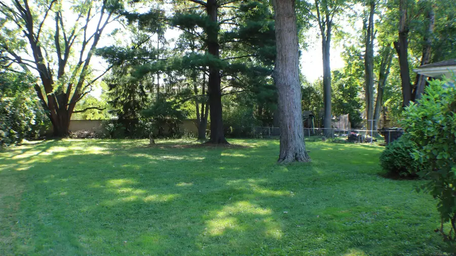 23820 Glenwood ST, Clinton Township, MI 48035 - #2