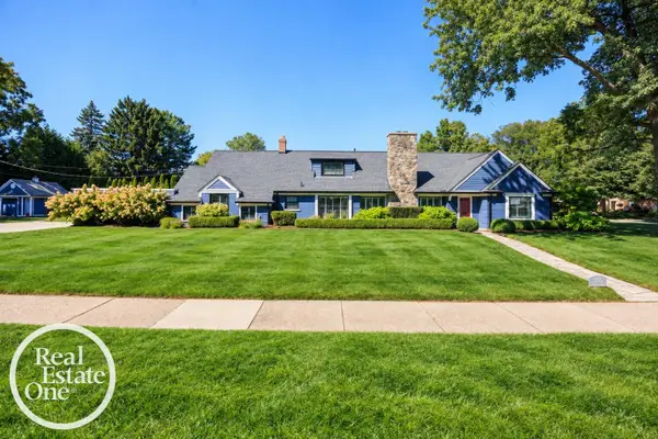 155 Lothrop RD, GrossePointeFarms, MI 48236