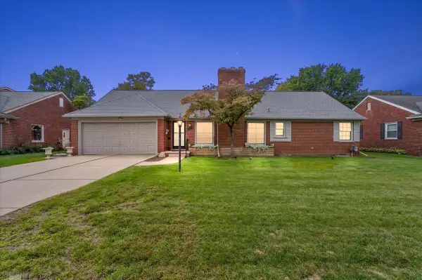 1111 S Renaud RD, GrossePointeWoods, MI 48236