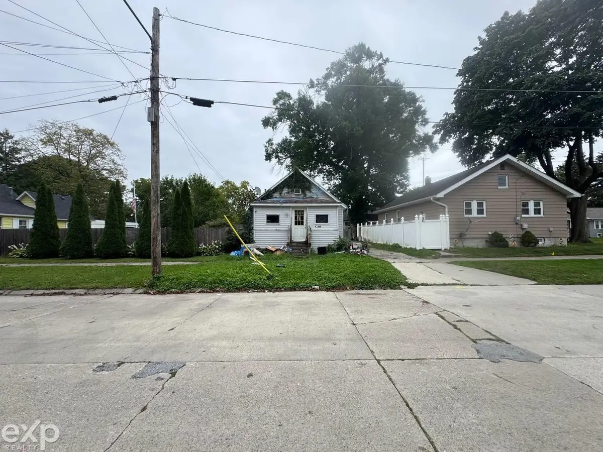 2006 Mershon ST, Saginaw, MI 48602 - #1