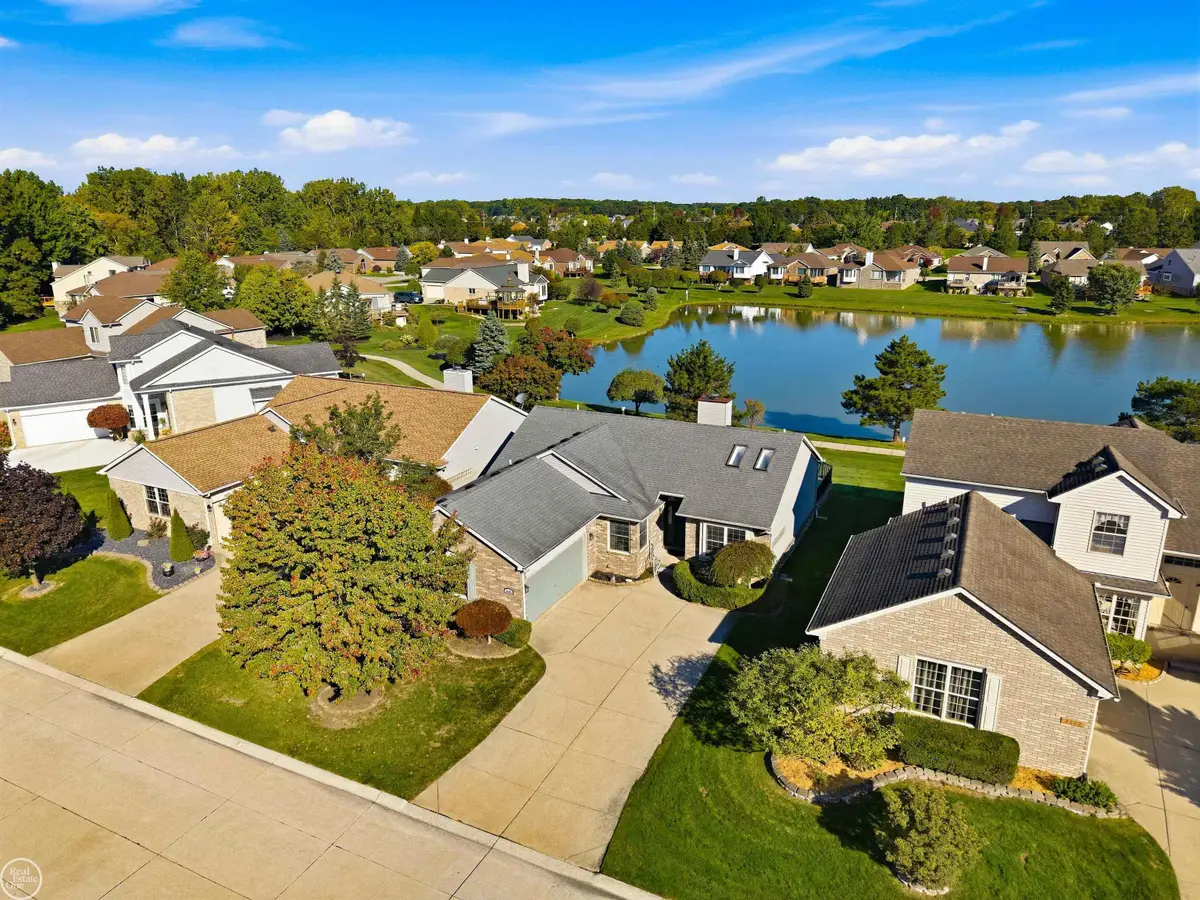 3685 Warwick DR, Sterling Heights, MI 48314 - #1