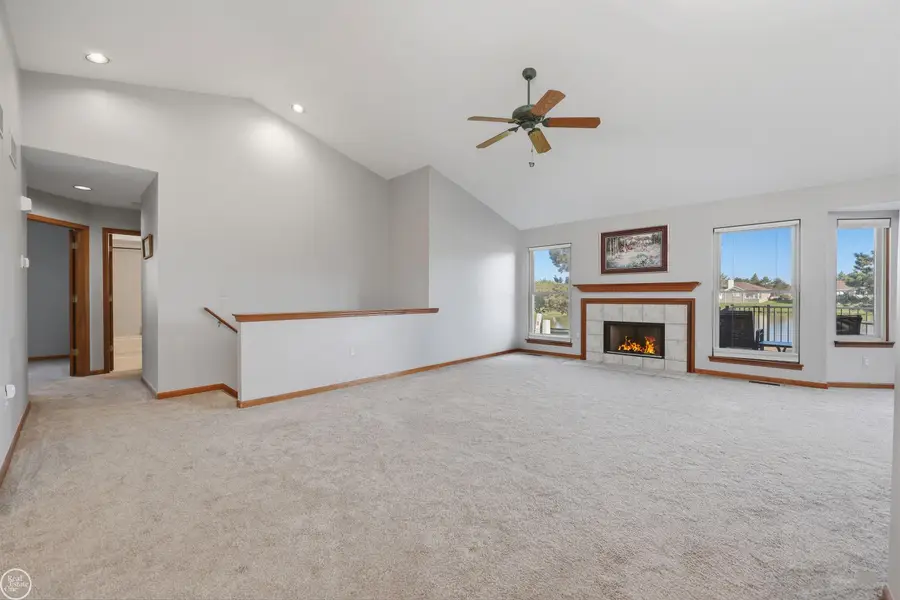 3685 Warwick DR, Sterling Heights, MI 48314 - #3