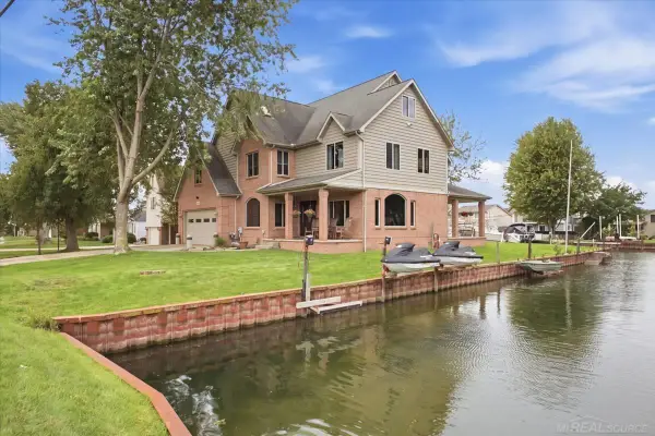 38241 Circle, HarrisonTownship, MI 48045