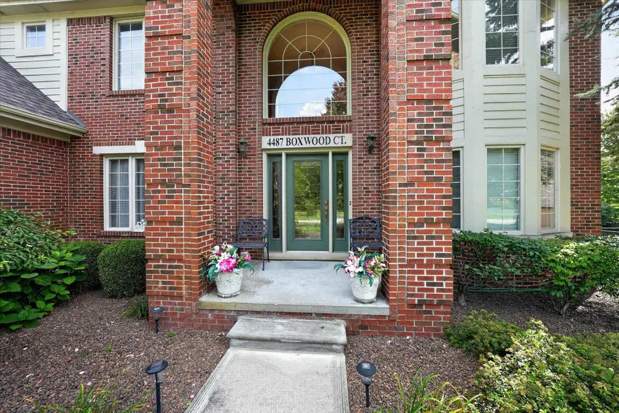 4487 Boxwood CT, Rochester, MI 48306 - #2