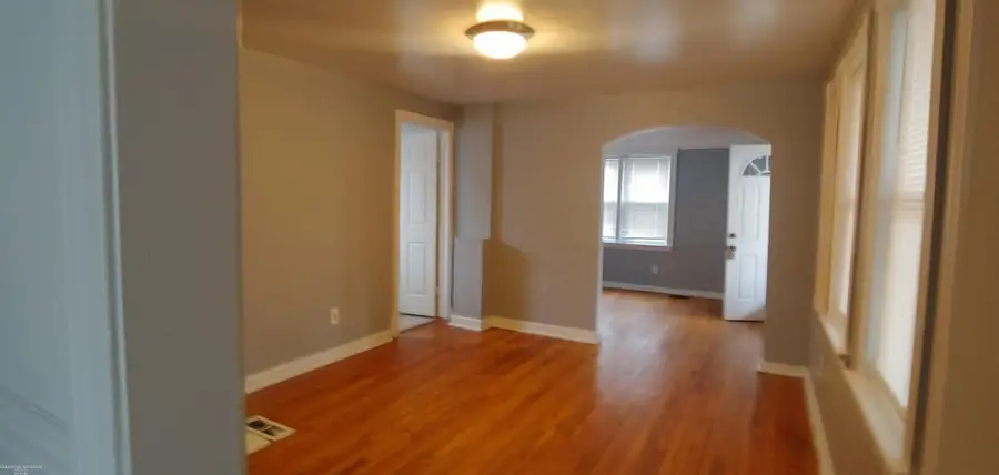 22028 Maple ST, Saint Clair Shores, MI 48081 - #2