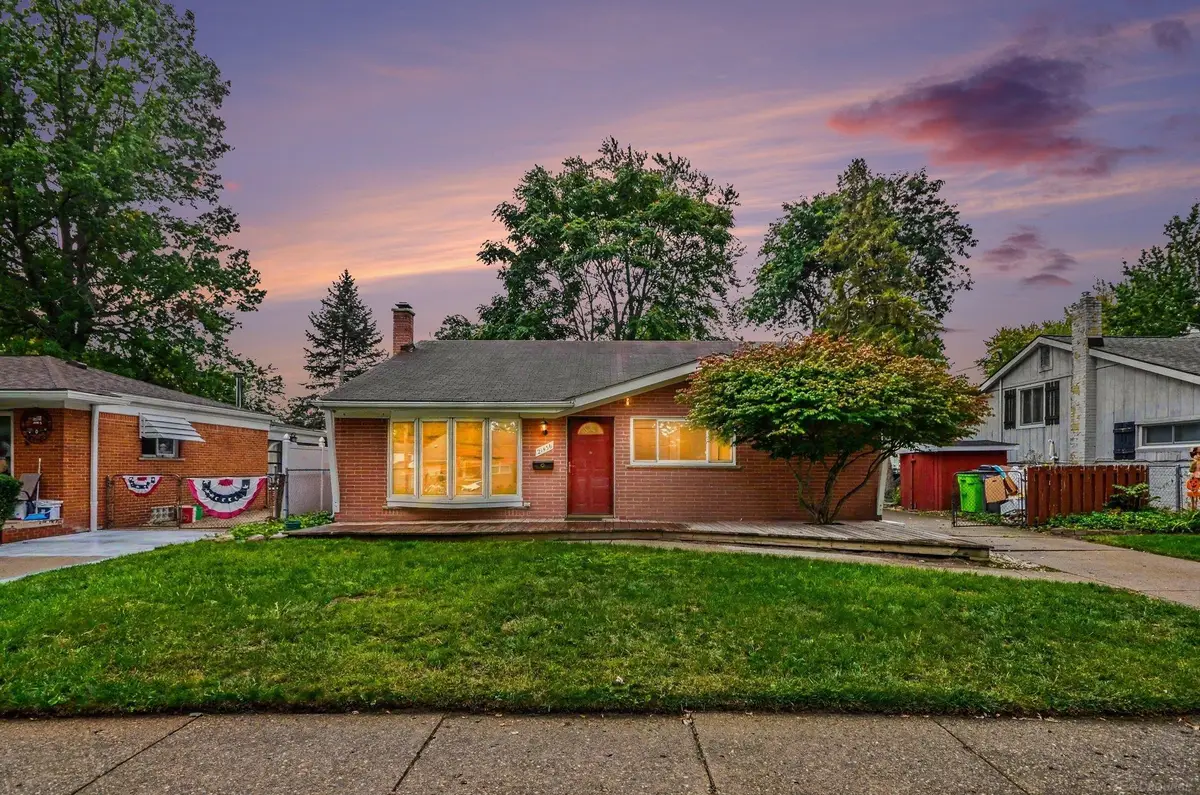 21436 Sunnyview ST, Clinton Township, MI 48035 - #1