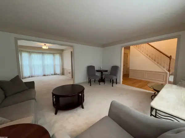 2356 Pleasant View DR, RochesterHills, MI 48306
