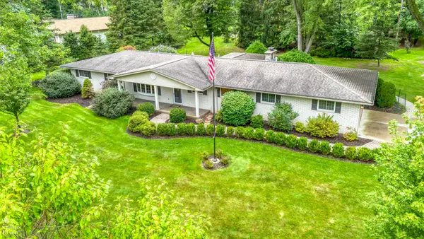 1200 Priscilla  LN, RochesterHills, MI 48309