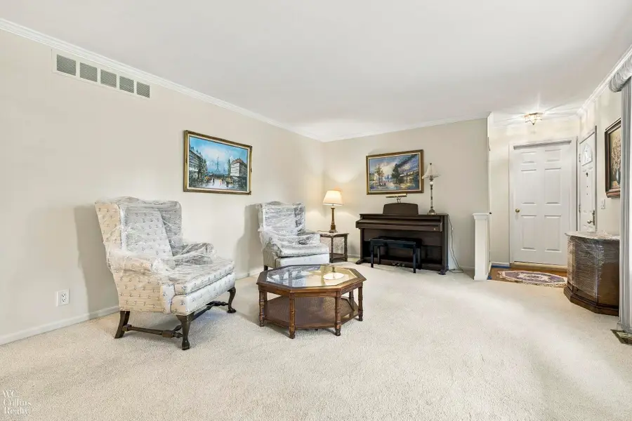 1200 Priscilla  LN, Rochester Hills, MI 48309 - #3