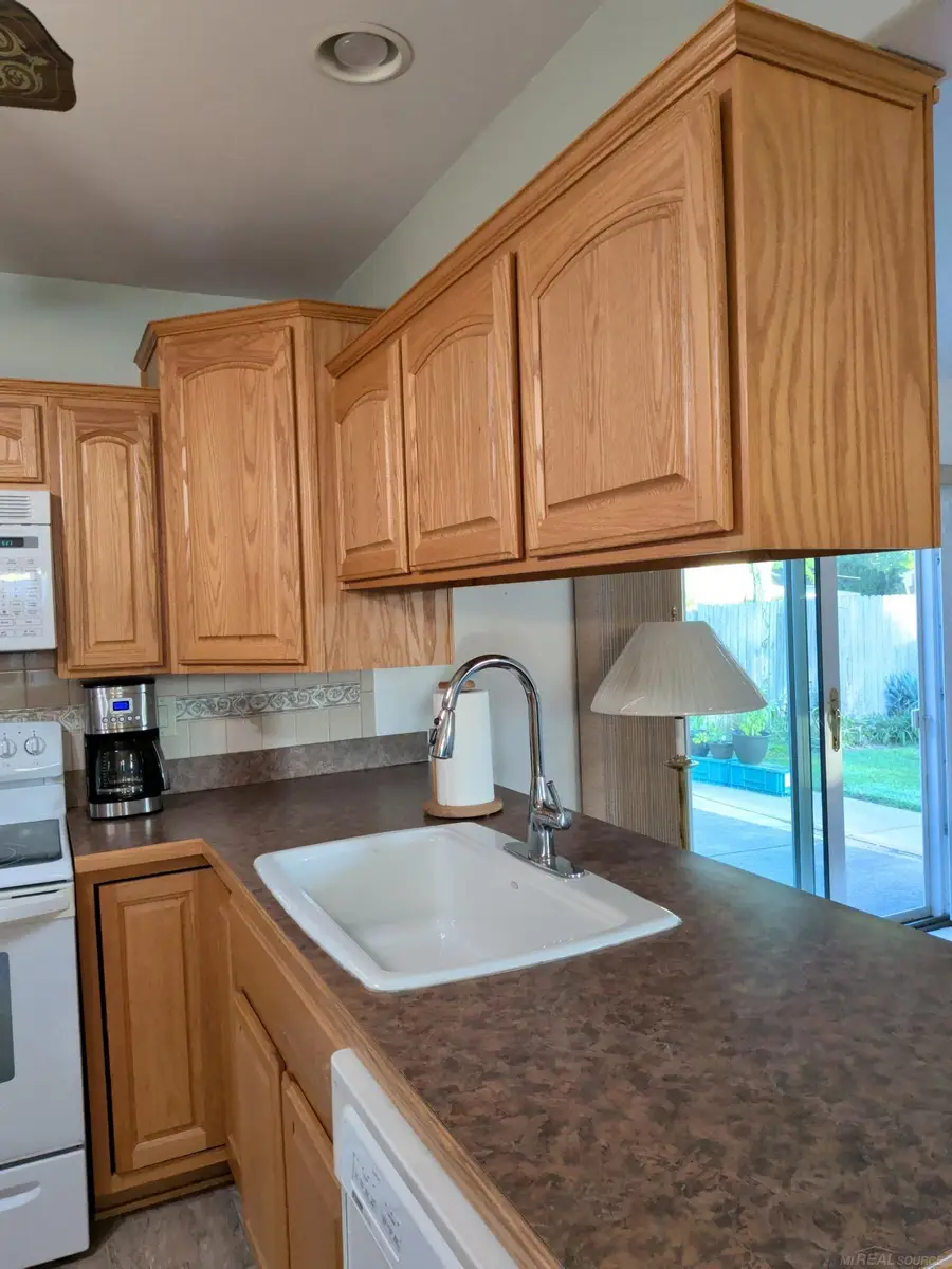 13790 Joyce  DR, Warren, MI 48088 - #3