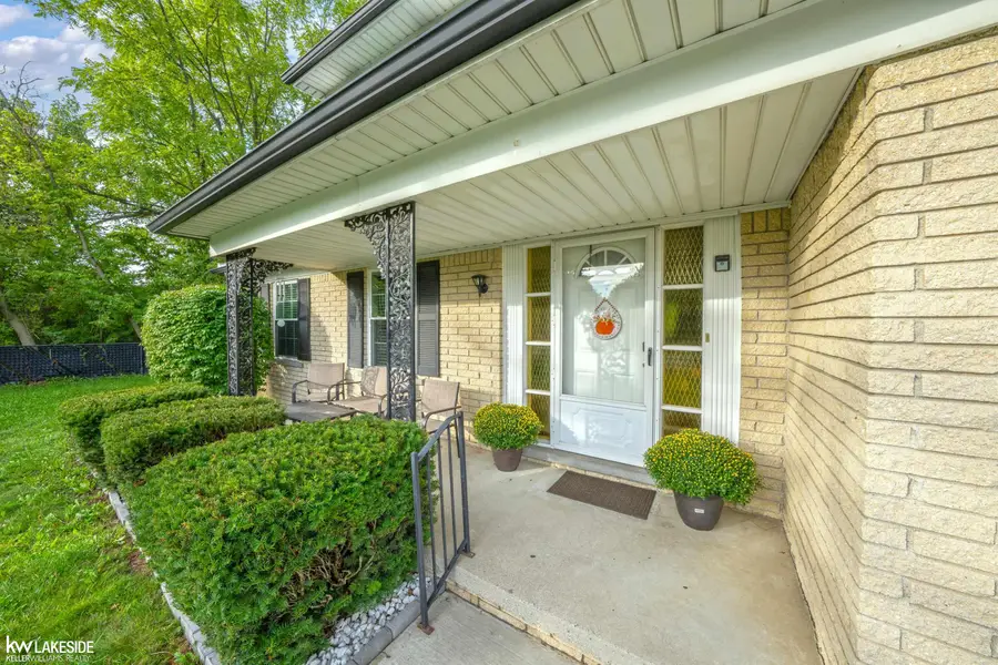 35027 Pappstein DR, Clinton Township, MI 48035 - #3