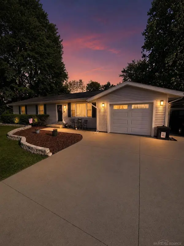 6085 S BIRCH HILL DR ST, SmithsCreek, MI 48074