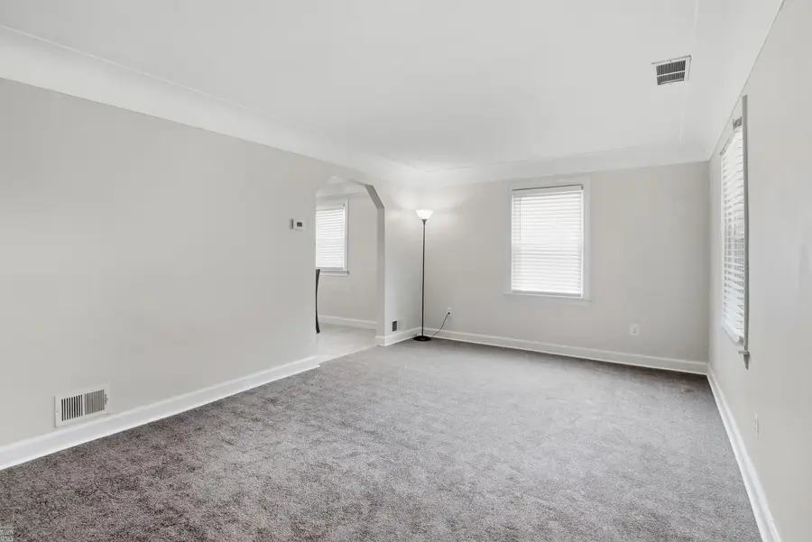 22600 Oaklane ST, Warren, MI 48089 - #2
