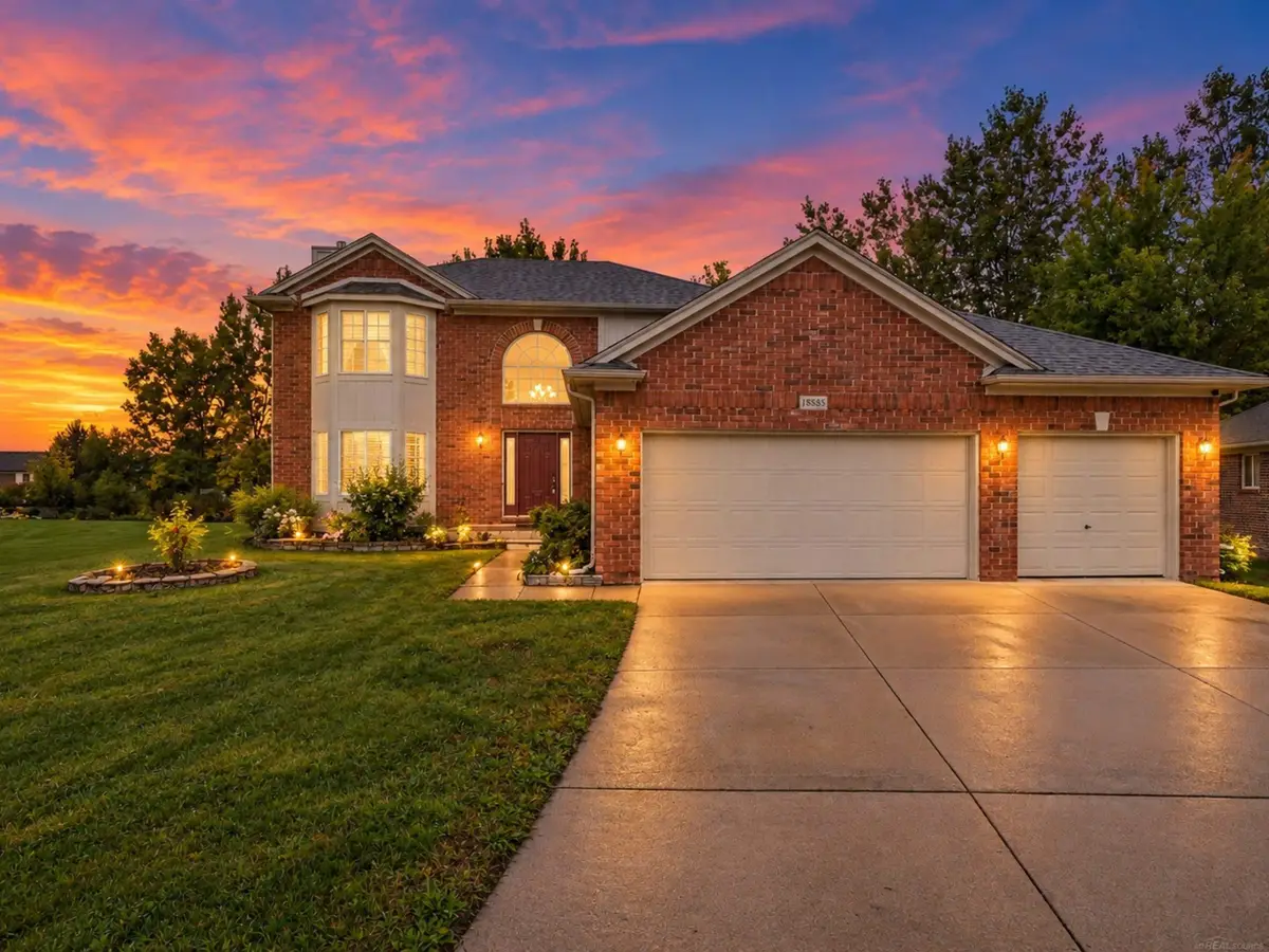 18885 Blackberry DR, Macomb, MI 48042 - #1