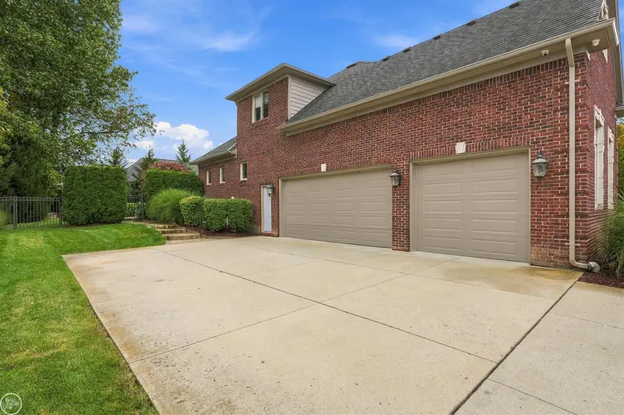 62578 Pond DR, Washington, MI 48094 - #2