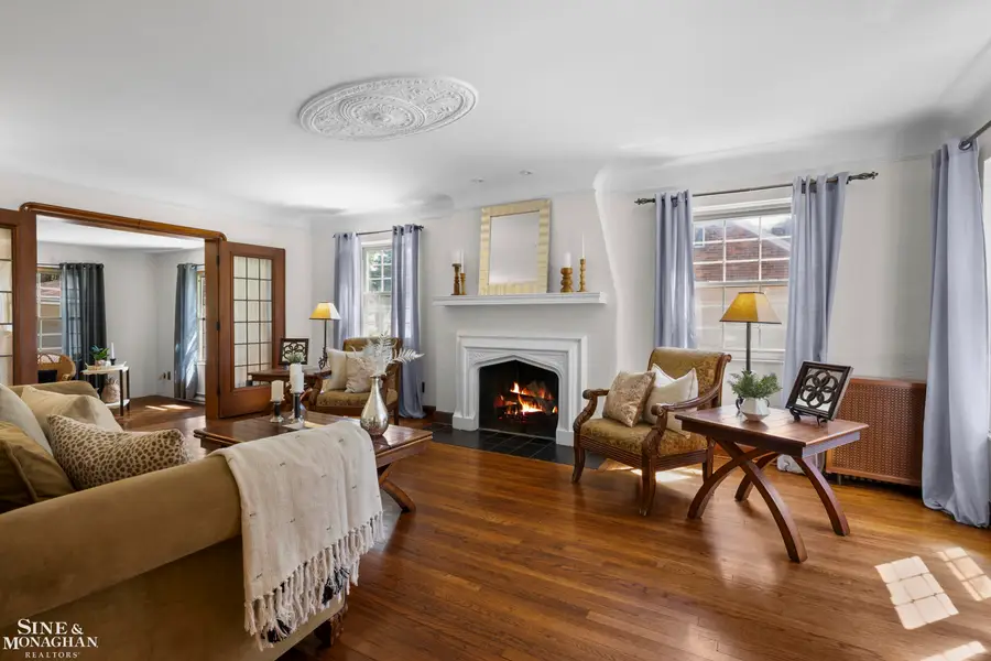 818 Cadieux RD, Grosse Pointe, MI 48230 - #2