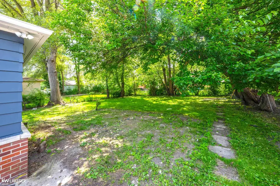 21951 Parklawn ST, Oak Park, MI 48237 - #2
