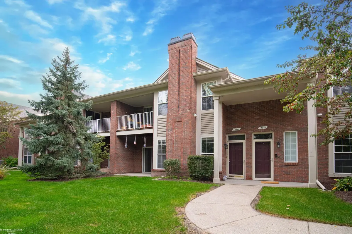 15344 Yale DR, Clinton, MI 48038 - #1
