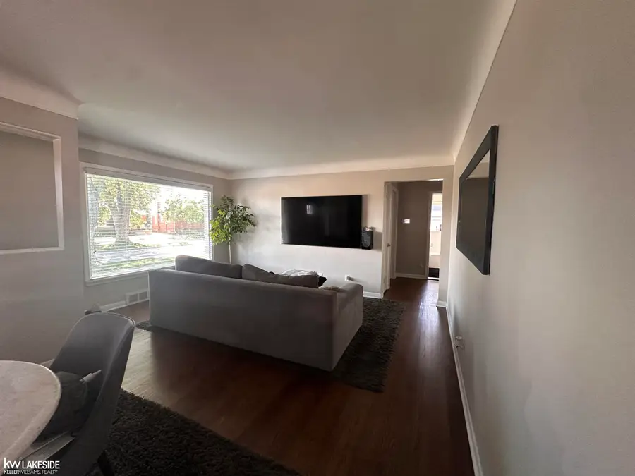 21443 Arrowhead ST, Saint Clair Shores, MI 48082 - #3