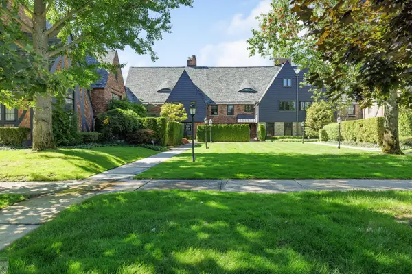 325 Rivard  BLVD, GrossePointe, MI 48230