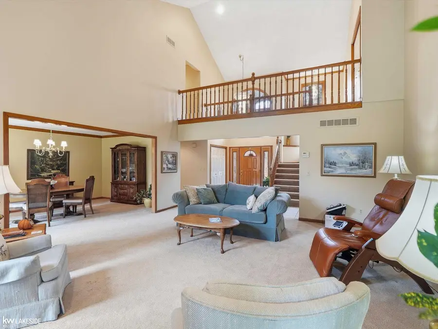 8825 Grace ST, Shelby, MI 48317 - #3