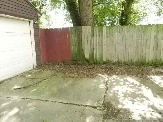 28098 Maple ST, Roseville, MI 48066 - #3