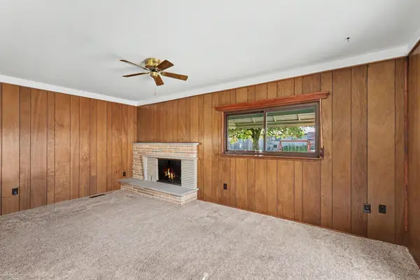 35163 Bobcean RD, ClintonTownship, MI 48035